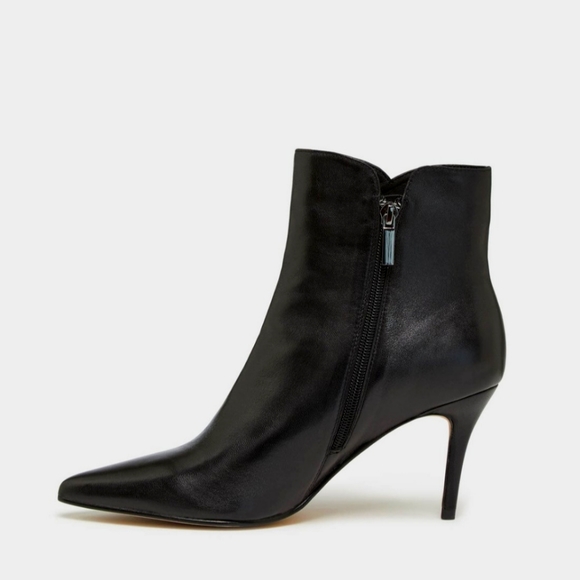 VITA Boots - Picture 2 of 7